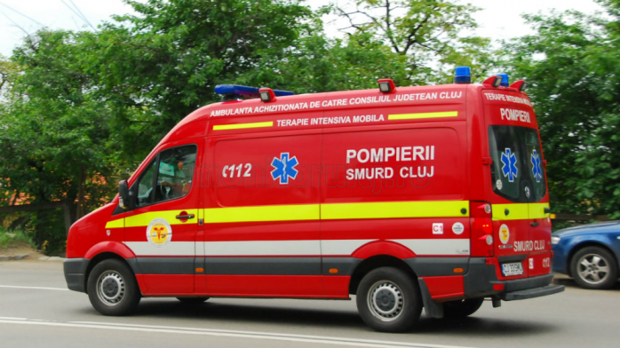 cu două mașini implicate! Un șofer și o femeie