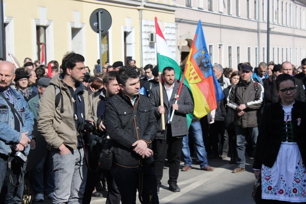 La ceremonia din faţa "casei Biasini" steagul Transilvaniei a fost afişat fără să mai existe vreo problemă