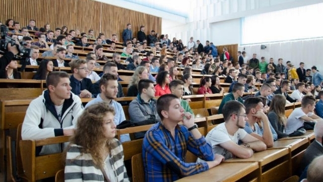 Proaspeții studenți