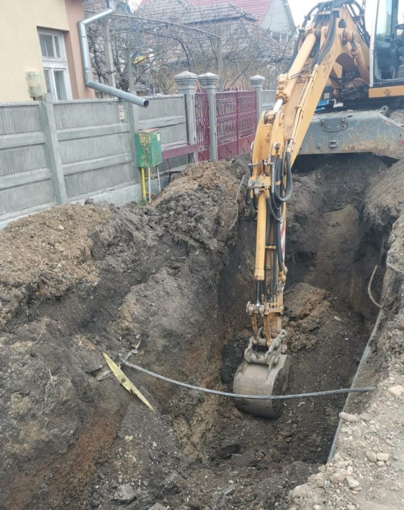 prins sub un mal de pământ într-o localitate din Cluj. A fost transportat la spital în stare GRAVĂ