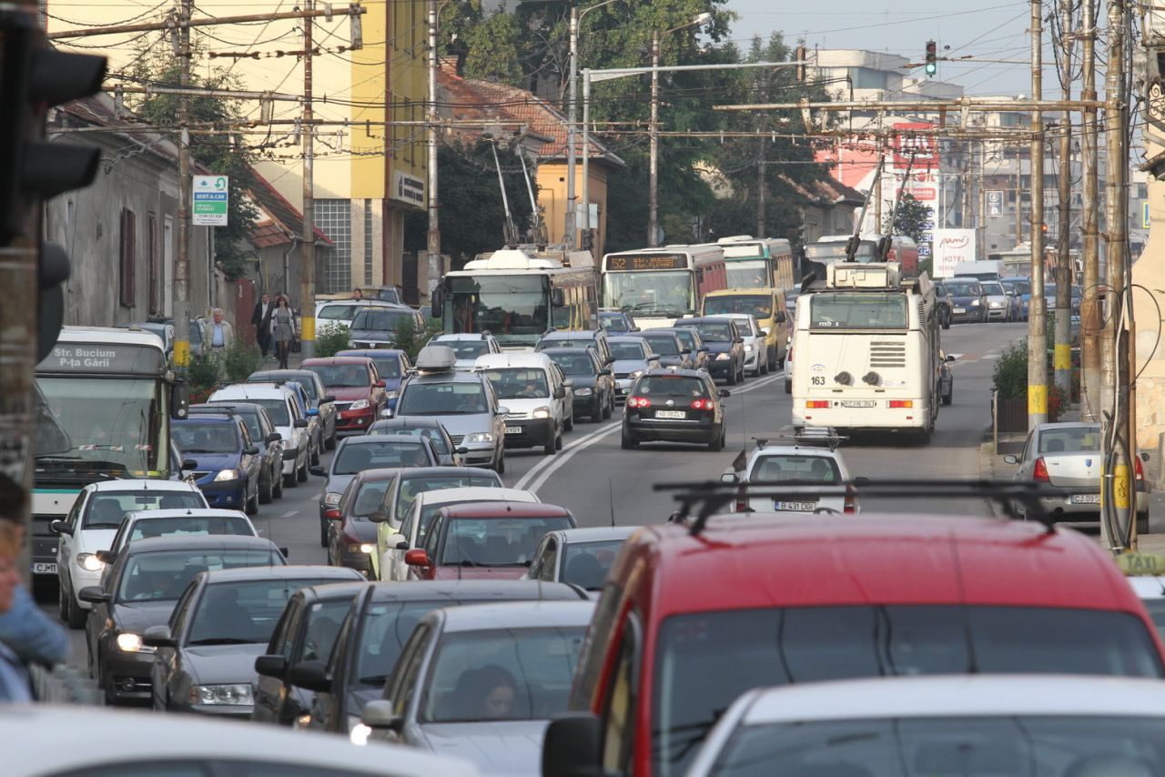 Cum vrea Boc să evite traficul de pe autostradă. Suprataxă pentru tranzitul Centrului? „Măi, omule, nu ai altă alternativă!”