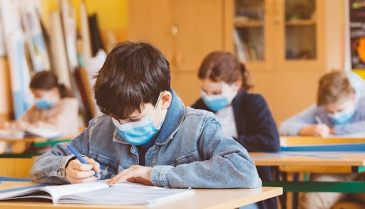 Școala va începe în 8 noiembrie. Sorin Cîmpeanu: „Școlile și grădinițele cu rata de vaccinare sub 60% încep în format online”