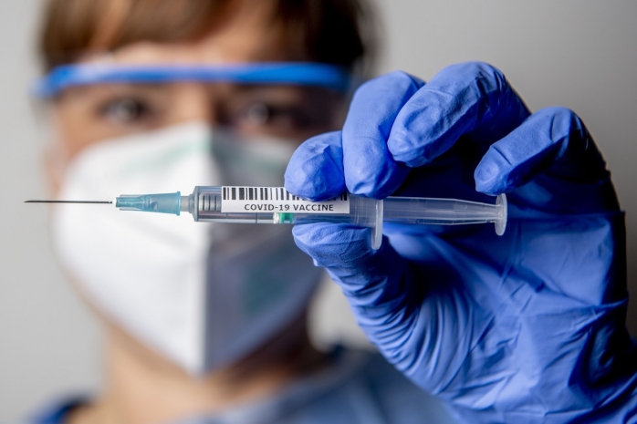 ca urmare a vaccinării cu AstraZeneca