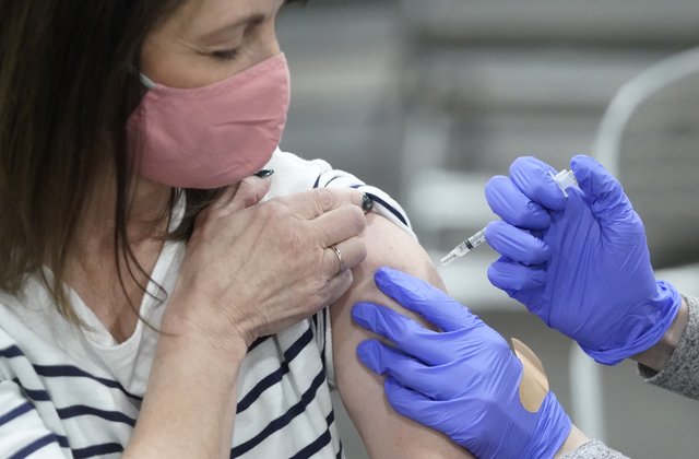 după ce a spart un flacon de vaccin Pfizer