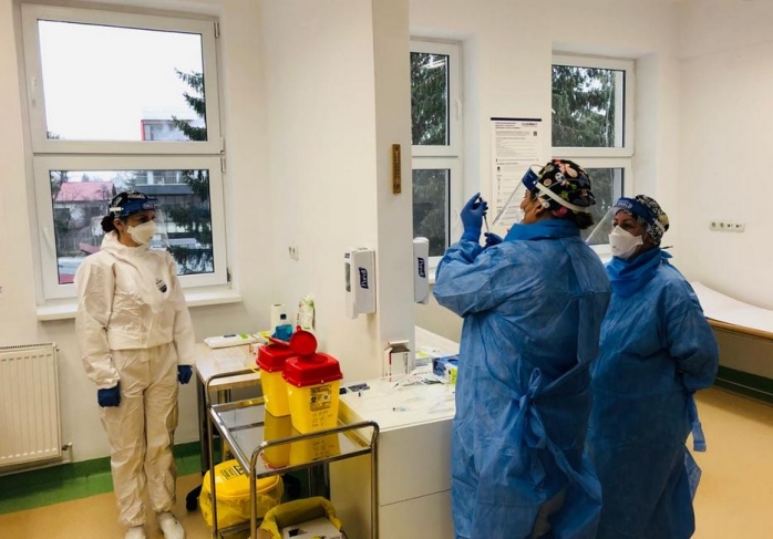 vaccinați săptămâna viitoare. Ce se întâmplă dacă un medic refuză să se vaccineze?