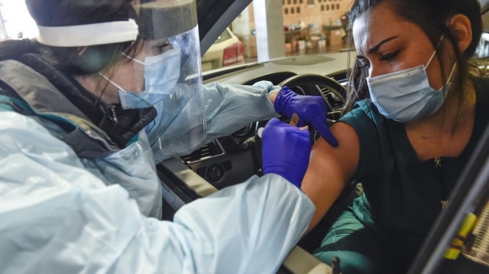 deschis de azi. Boc: „Maratonul continuă. Vaccinarea se va face direct din mașină cu Pfizer”
