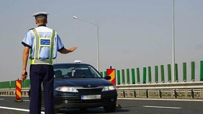 Şoferi vitezomani. Prins pe autostradă cu 199 km/h.