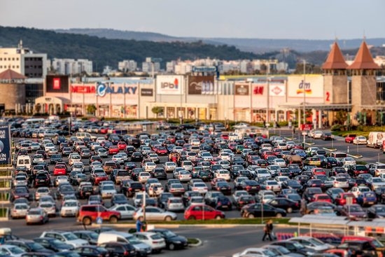 OBLIGATORIU la intrare în mall-uri. Arafat: „Nu-l ai