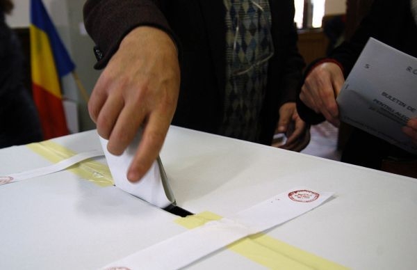 Toți elevii vor face cursuri online