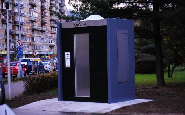 Toalete publice la preţ de apartament, la Cluj. Costă 50.000 de euro fiecare