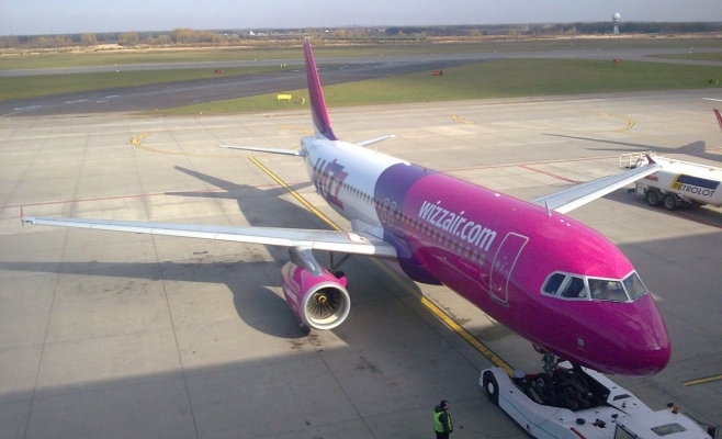 Wizz Air își suspendă rutele între România și Marea Britanie