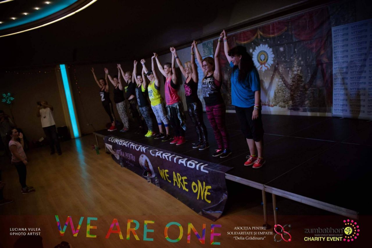 Peste 200 de iubitori de Zumba au creat  o atmosferă incendiară